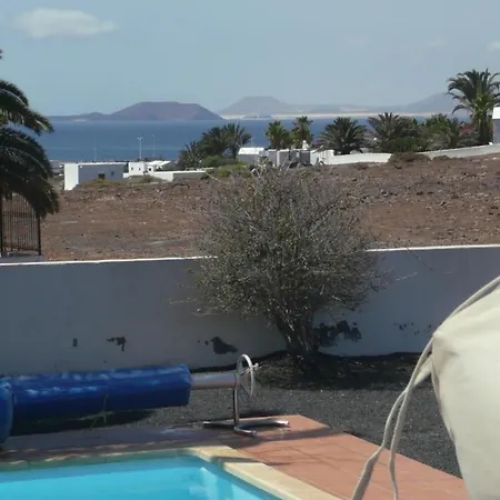 Semesterbostad Mit Pool Und Herrlichem Meerblick Playa Blanca (Lanzarote)